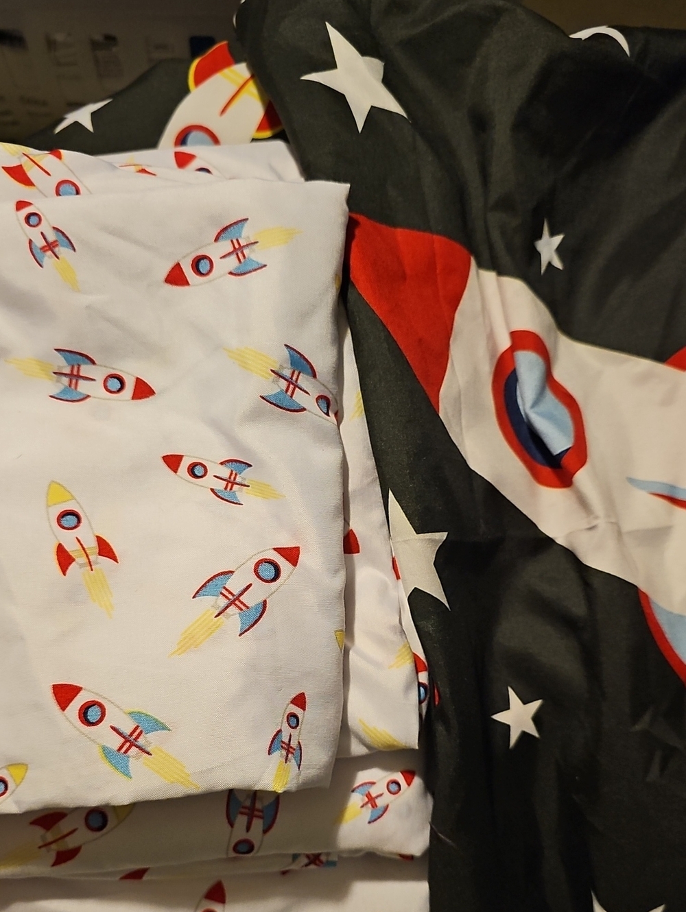 Twin Rocket Print Kids Bedding Set - White, Red, Blue, Yellow Amazon Basics